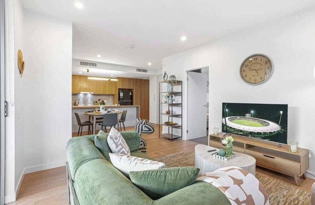 Stylish 2BR by The Gabba | Sleeps 6 + BBQ