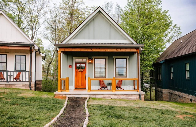 Stylish 2BR Cabin C by MHM Luxury Properties