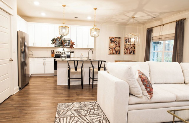 Stylish 3-bedroom, 3.5 bathroom townhome in Auburn!