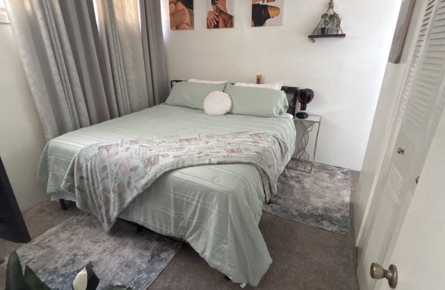 Stylish 3-bedroom bed & breakfast in amazing Honolulu with a stunning view.