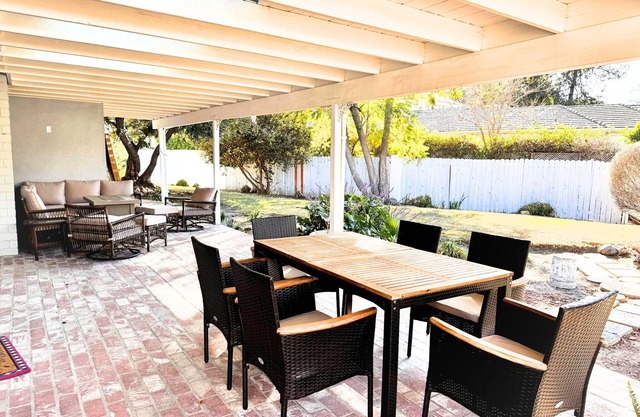 Stylish 4BR/2.5BTR Haven for Families with Garage space for long terms