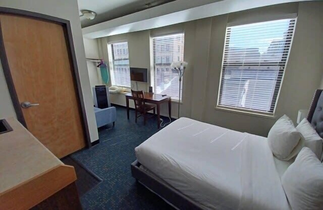 Stylish Affordable Downtown Boston Studio!