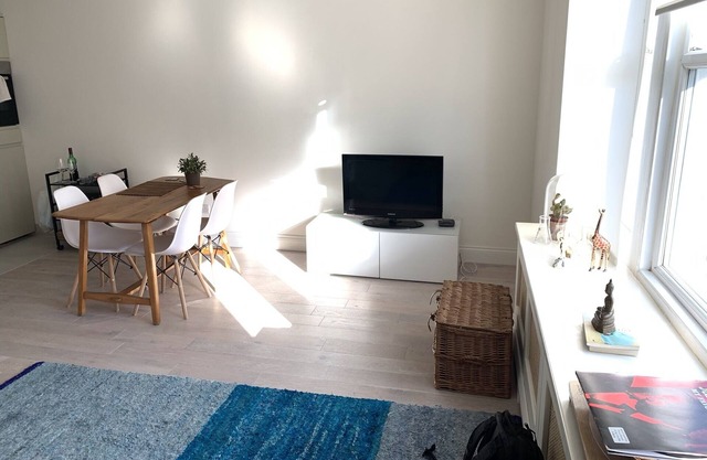 Stylish and bright 1 bedroom flat in Fulham