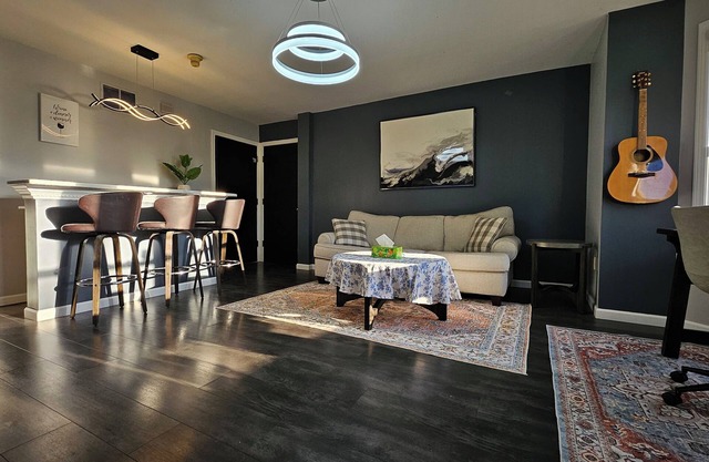 Stylish and Cozy Apartment Near Downtown Hartford