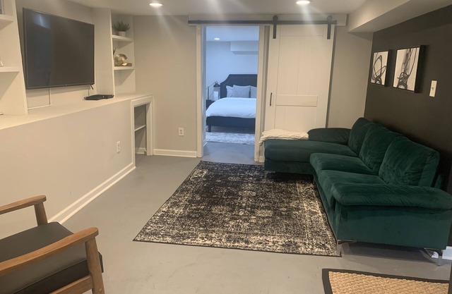 Stylish and Private 1 Bedroom in Buckhead!