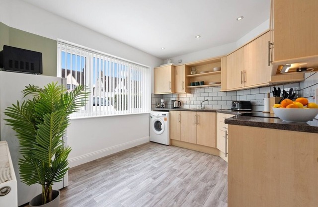 Stylish and Spacious 5-bedroom apartment