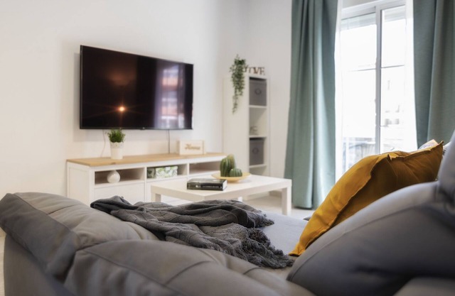 Stylish Apartments DON PACO 1st Sea Line [Wifi-100Mbps, AA, Swimming Pool, Parking].