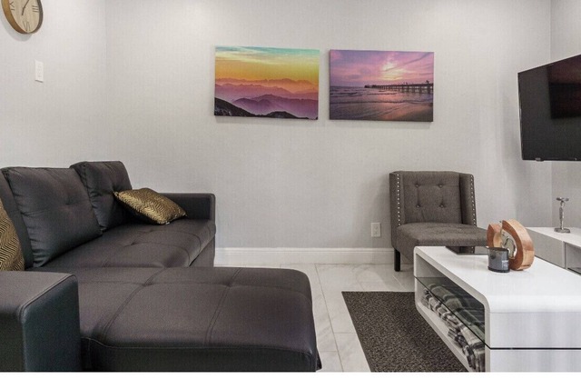#Stylish Apartment Downtown Fort Lauderdale Ideal for Long Stays!