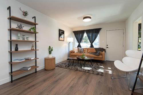 Stylish Apartment Near DTLA