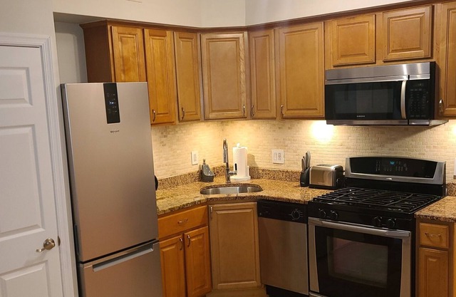 Stylish Apartment - Relaxing & Enjoyable, Grays Ferry South Philly