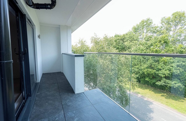 Stylish Apartments with Balcony for upper apartments & Free Parking in a prime location - Five Miles from Heathrow Airport