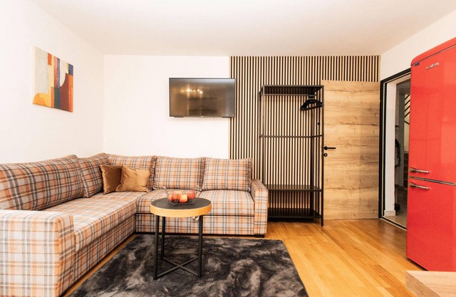 Stylish apartment, just steps to the ski lift