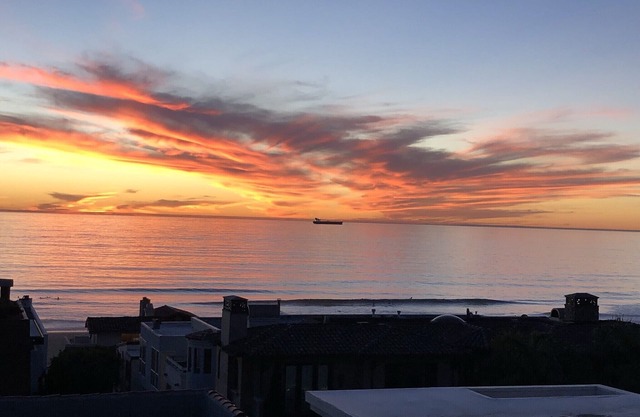 Stylish Beach Pad w Amazing View from ARBNB super host