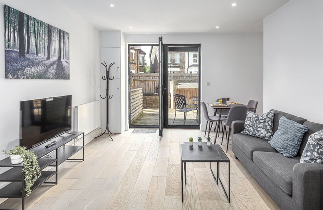 Stylish Bickley Home Near London by StayStayStay