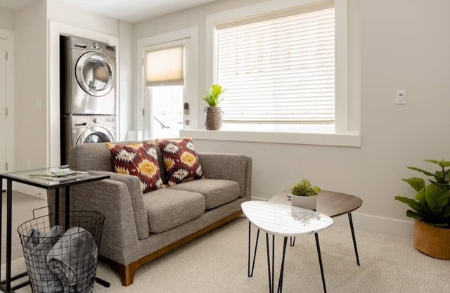 Stylish & Central 1bd Near Williams & Mississippi