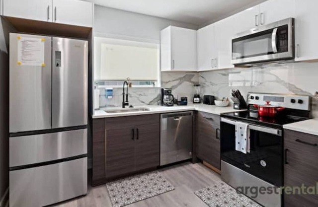 Stylish Diamond Pod in Knox-Henderson Dallas Oasis