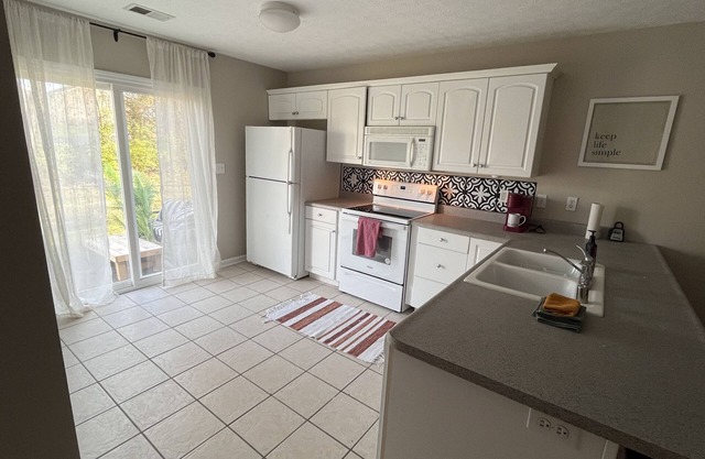Stylish Elizabethtown Townhome