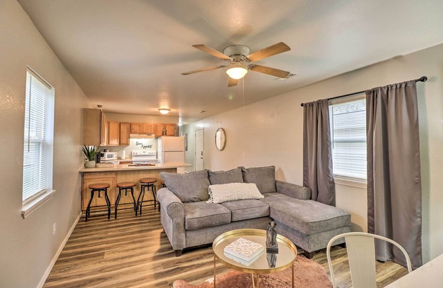 Stylish & Family-Friendly West Plains Home!