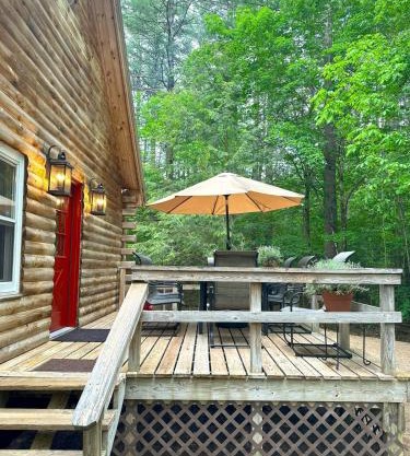 Stylish Forest Lodge with Large Hot Tub, Firepit and Fireplace minutes to Gore Mountain