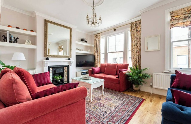 Stylish Fulham Retreat – 3-Bed, 2-Bath Flat with Easy Access to London Sites