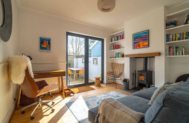 Stylish Home | Logburner | near Beach & Castle