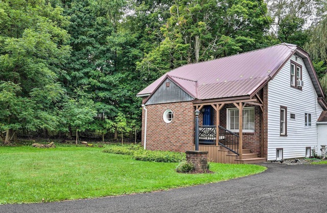 Stylish Jamestown Home Close to Lake & Dtwn