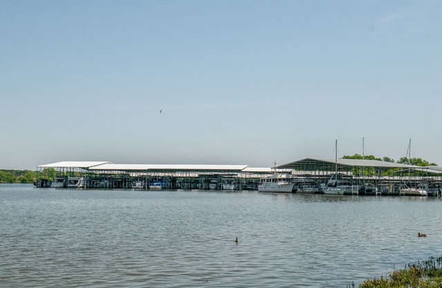Stylish Lakefront Condo w/a Pool!