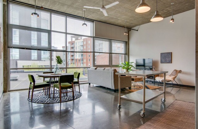 Stylish Loft Near Downtown Nashville!
