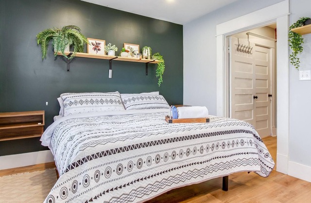 Stylish loft near SDF & Convention Center