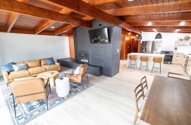 Stylish Mid-Century Modern Cottage
