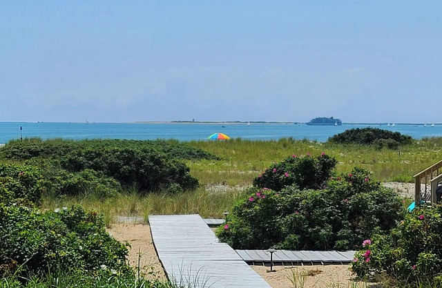 Stylish & Modern 2BD Bayfront Cottage-Water Views, Direct Beach Access, A/C, Shorter Stays Available!
