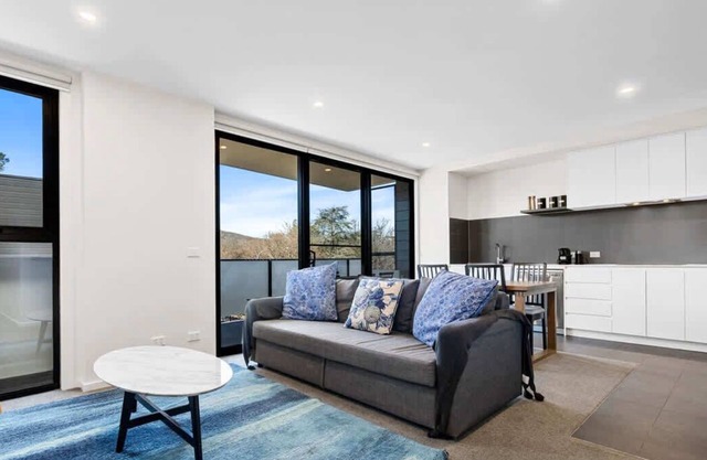 Stylish Modern Apartment in Braddon