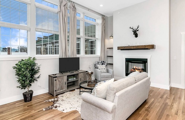 Stylish modern comfort meets old-school charm in this gorgeos 1930s schoolhouse.