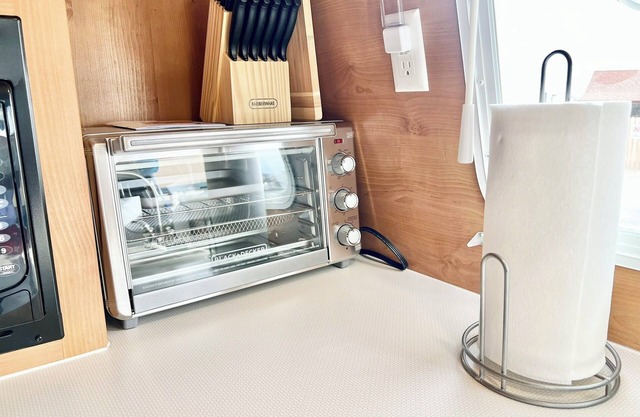 Stylish New "Retro" RV in Tombstone – Walk to OK Corral & Old West Attractions!