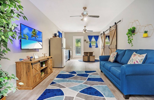Stylish North Miami Guesthouse with King Bed, Parking, WIFI