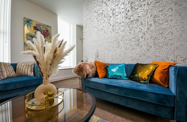 Stylish One-bedroom with Free Parking Sleeps 4