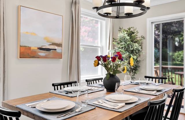 Stylish, Pet-Friendly, 4BR Perfect for Extended Stays - 15 mins from DC