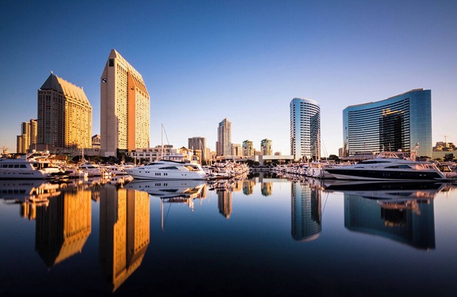 Stylish SD Living -10 min drive to Downtownnn
