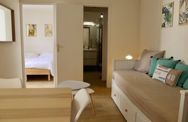 Stylish Seignosse Apartment: 2-Min Walk to Beach, Renovated, Sleeps 4