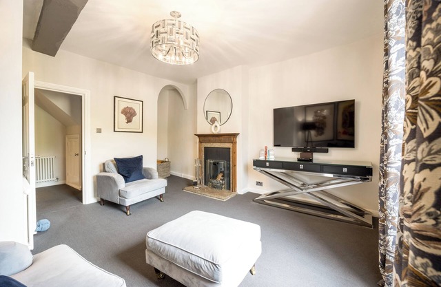 Stylish self catering holiday home located in heart of Woodstock, Oxfordshire.