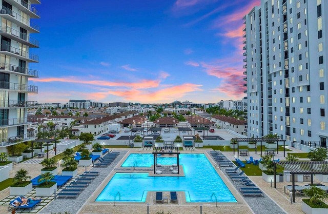 Stylish Studio | Pool View | Heart of Downtown Doral