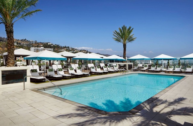 Stylish Urban Hideaway w/Sumptuous Suites & Private Balconies