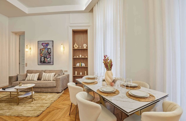 Sublime, luxurious flat AC Matignon/St Honoré