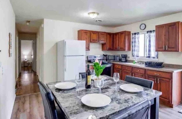 Suburb comfy home near RIT and airport