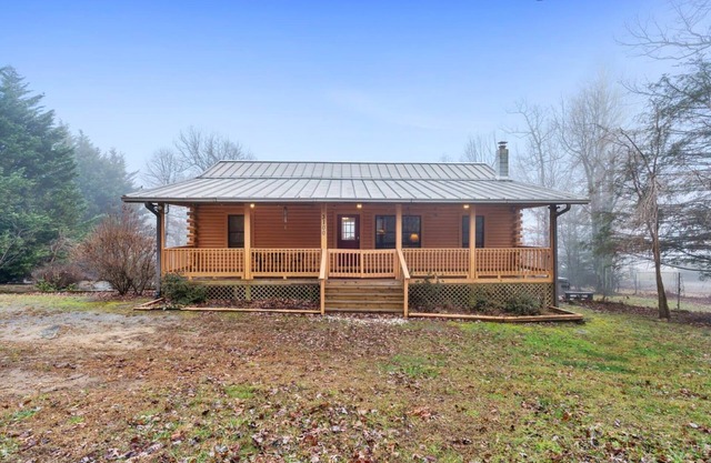 Sugarloaf Cabin - 4BD/3BA - Hendersonville