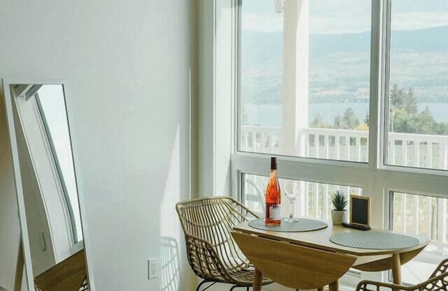 Suite 3-Modern Organic Vineyard Escape One Bedroom Unit