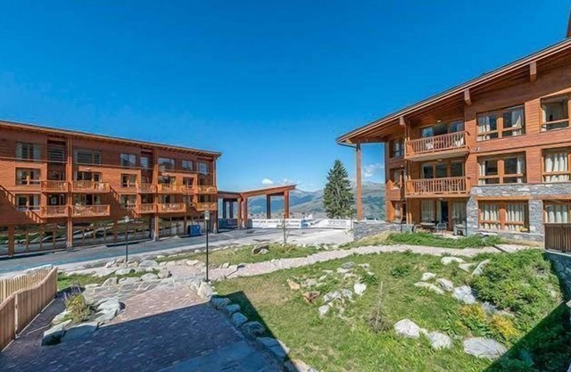 Suite de 55m2 Local à Skis Piscine Semi-Couverte