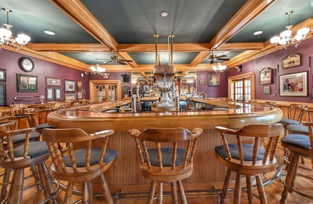 Suite for 3 | Getaway in Wisconsin | Golf, Pool