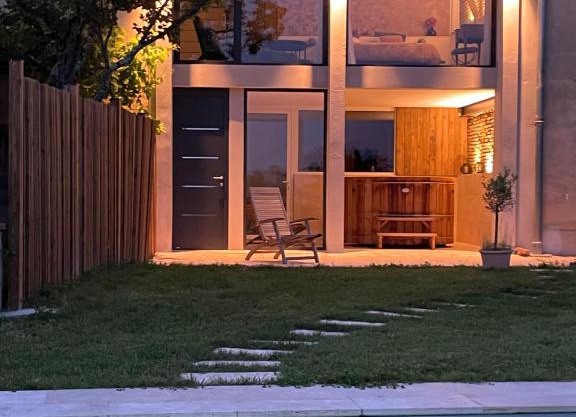 Suite intimiste avec Spa privatif et vue Pyrénées