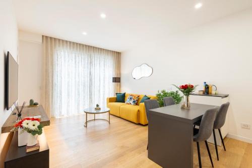 Suite & Outdoor Patio - Colosseum & Fori Imperiali